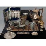 Metalware: an Arts &amp; Crafts hammered copper two handled tray, decorated centrally with a five pe