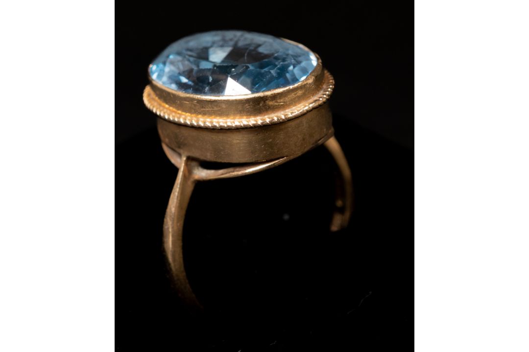Jewellery: - Image 1 of 3