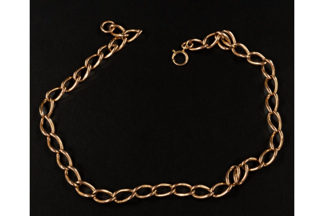 Jewellery: - Image 1 of 2