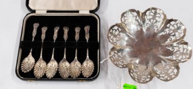 Silver: a pierced multilobed bonbon dish, Sheffield 1939, 15.5cm, together with a cased set of shell