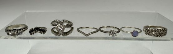 Jewellery: Collection of silver jewellery, including seven rings of various styles and sizes, a pair