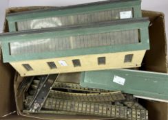 Toys: Mixed lot of Hornby Lima Track Master etc. Includes Marklin and other track, 4 x coaches, 11 x