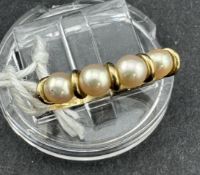 Jewellery: 9ct gold ring set with four 2.5mm cultured pearls, hallmarked London 1991, ring size O, w