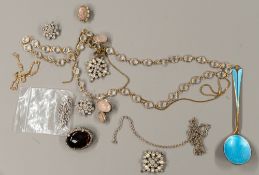 Jewellery: a 9ct gold trace chain, 0.7g; a silver gilt and enamel spoon by David Andersen; a silver 