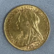 Coins: a 1900 Queen Victoria veiled head full gold sovereign, circulated.