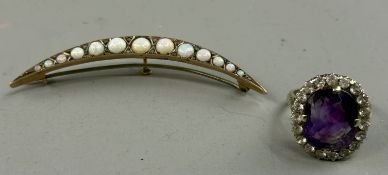 Jewellery: a 9ct yellow gold Chester hallmarked crescent brooch set with thirteen graduated cabochon