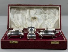 Silver: a boxed five piece cruet set by Roberts & Belk, Sheffield 1977, consisting of an open sa