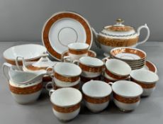 A Chamberlain's Worcester tea service, c.1830, decorated in pattern 926 with continuous gilt foliate