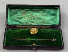 Jewellery:15ct yellow gold tie tack and unmarked yellow metal stick pin having stylised star, rope a