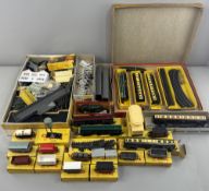 Toys: a Triang Railways T6 TT gauge electric train set, boxed, together with a large number of boxed