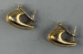 Jewellery: a pair of yellow metal earrings for pierced ears, bearing Italian 750 hallmarks and the n