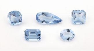 Konvolut 5 lose Aquamarine, zus. ca. 14.9 ct, 1 x Cushion