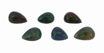 Lot 6 lose schwarze Opale, zus. ca. 17.95 ct, tropfenf.