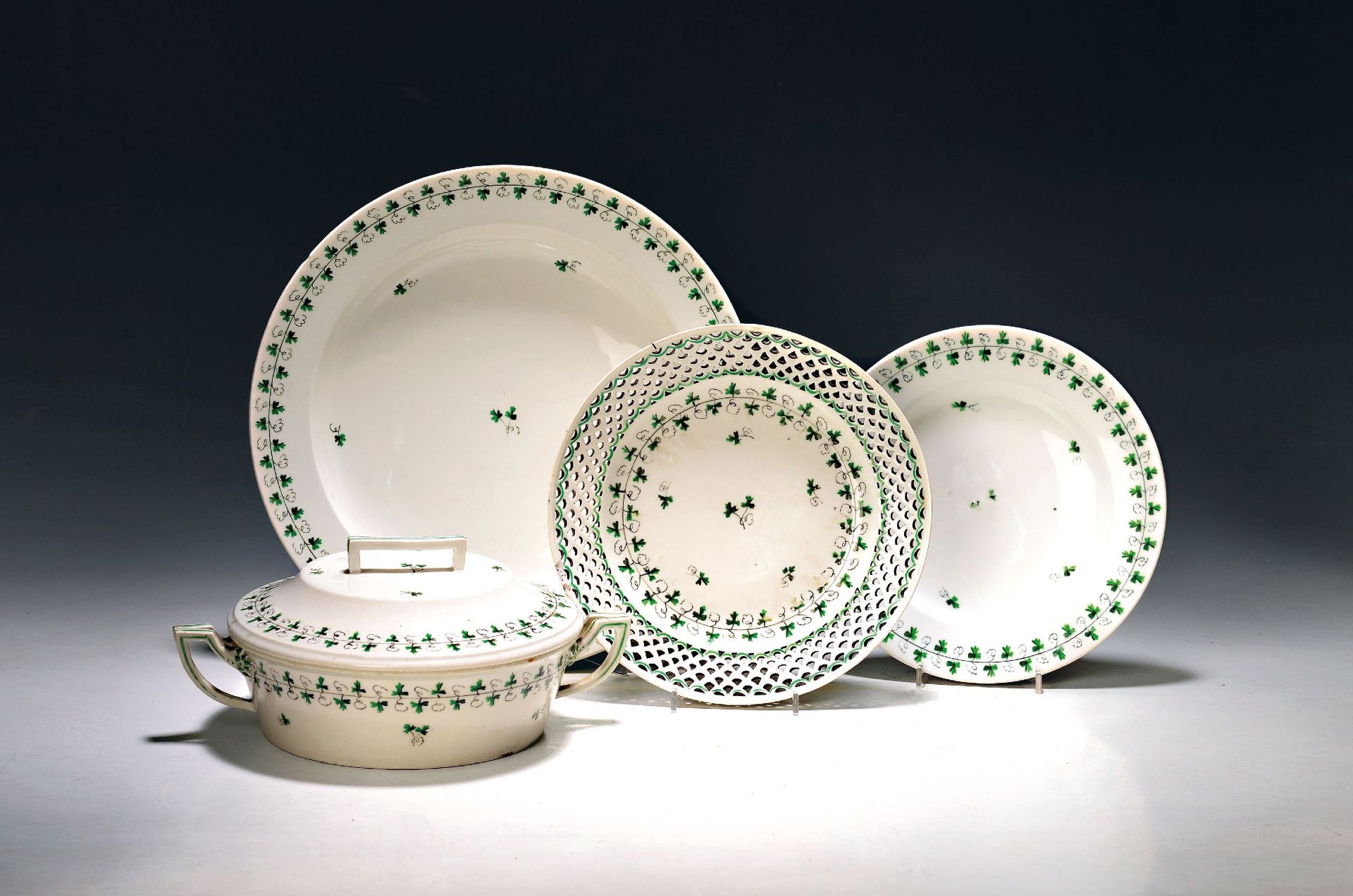 8 Serviceteile, Wien, 18. Jh., Petersiliendekor,