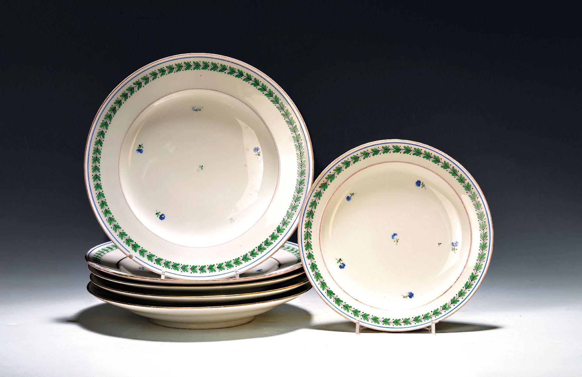 6 Speiseteller, Wien, 18. Jh., 3 x Petersiliendekor mit