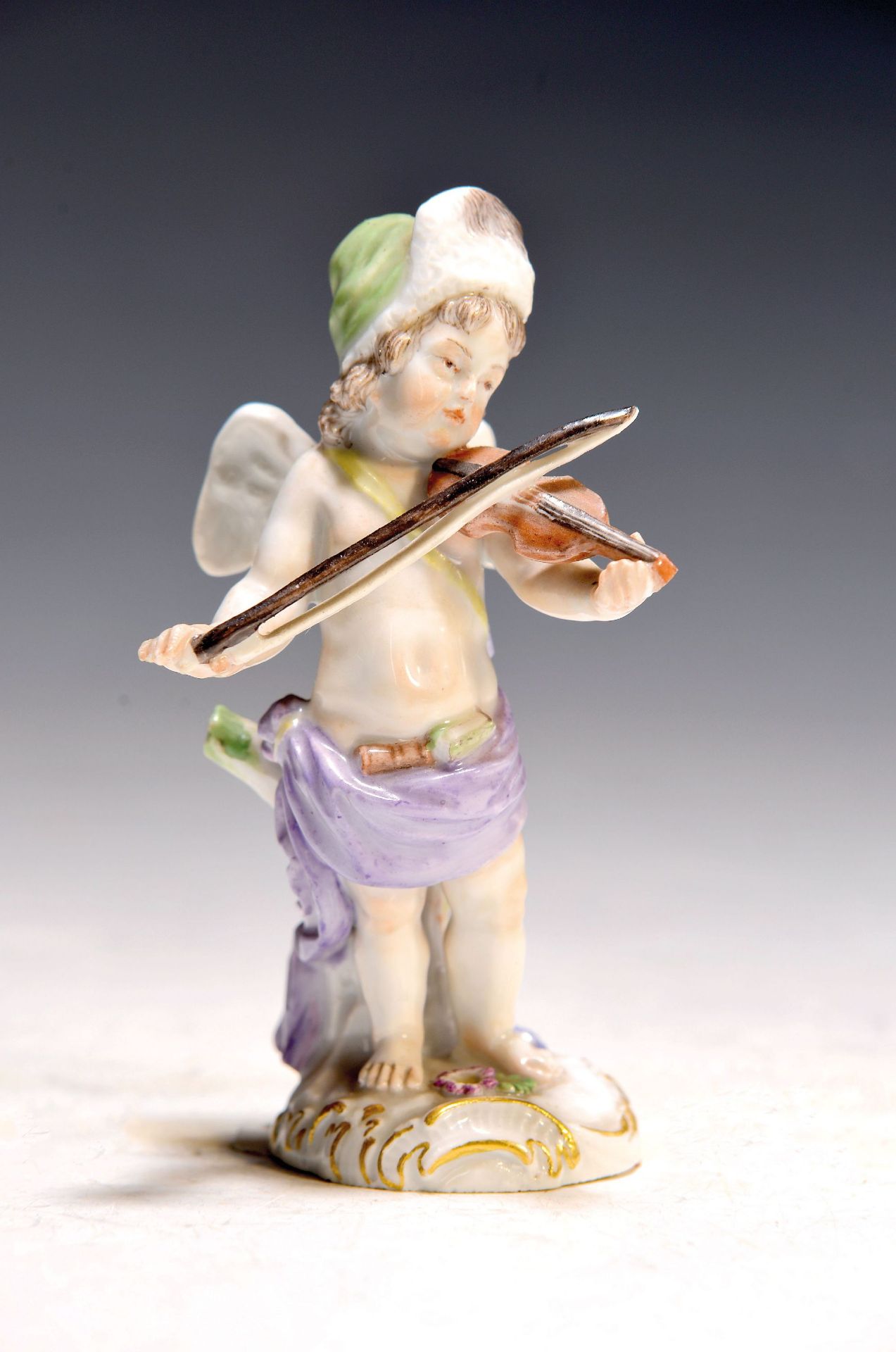 Porzellanfigur, Meissen, um 1924-33, verkleidete Amorette