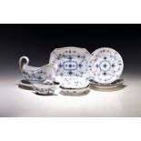 8 Serviceteile, Royal Copenhagen, Musselmalet, Porzellan,