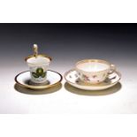 Zwei Tassen Meissen, um 1880-1924, a. Tasse mit