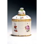 Teedose, Meissen, um 1740, Gotzkowski-Relief, achtpassige