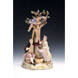 Porzellangruppe, Meissen, um 1850-1924, Apfelernte,