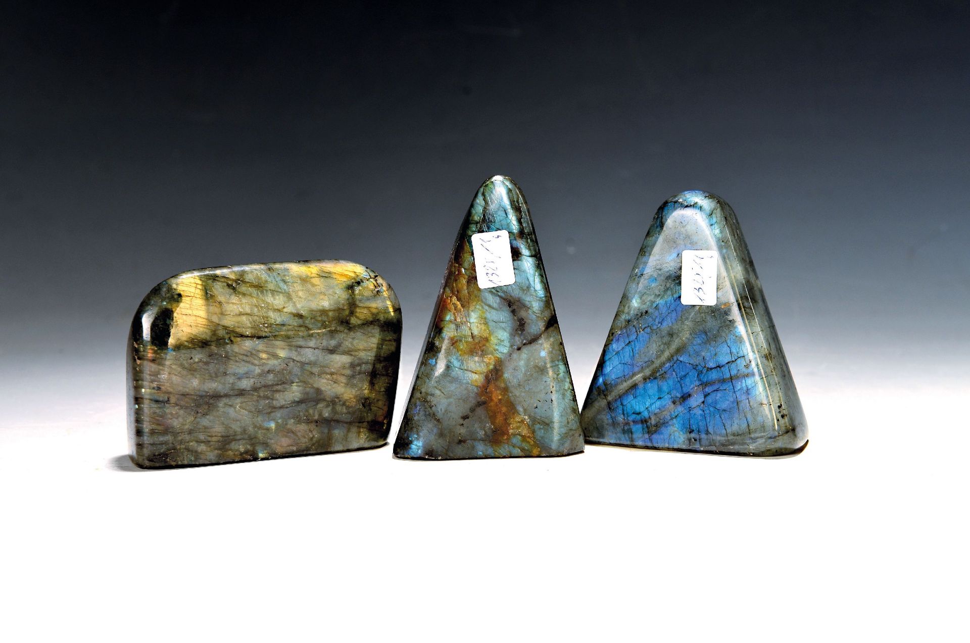 Set aus drei Labradorit-Freiformen, Madagaskar, 1325.11 g,