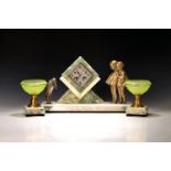 Tischuhr mit zwei Beistellern, Frankreich, 1930er Jahre,