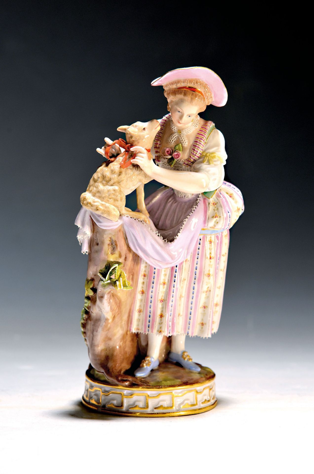 Porzellanfigur, Meissen, um 1880-1924, Schäferin mit Schaf