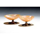 Zwei Fußschalen/Salieren mit Silberfuß, Sheffield, Anfang