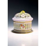 Große Deckeldose/Duftdose, Herend, 20. Jh., Porzellan,