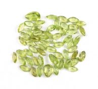Lot 48 lose Peridots, zus. ca. 18.90 ct, versch.