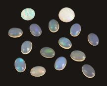 Lot lose Opale, zus. ca. 8.6 ct, ovale Cabochons in