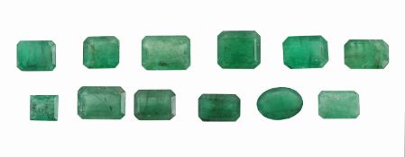 Lot 12 lose Smaragde, zus. ca. 18.34 ct, versch.