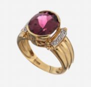 14 kt Gold Rubellit-Diamant-Ring, GG 585/000, ovalfacett.