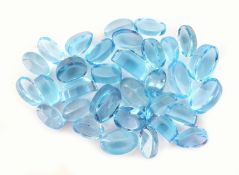 Lot 32 lose Blautopase (beh.), zus. ca. 16.16 ct,