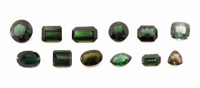 Lot 12 lose Turmaline, zus. ca. 26.5 ct, versch.