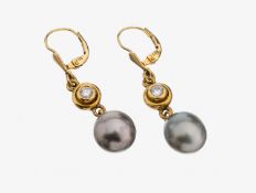 Paar 18 kt Gold Brillant-Perl-Ohrhänger, GG750/000, 2