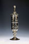 Großer Fürstenpokal mit Deckel, 20. Jh., farbloses Glas,
