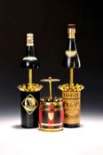 Drei Zigarettenspender, 1x in Form einer Flasche Hennessy