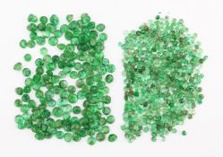 Lot lose facett. Smaragde zus. ca. 36.60 ct, überwiegend