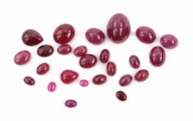 Lot lose Rubine zus. ca. 63.00 ct, Cabochons in versch.