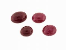 Lot 4 lose ovale Rubin-Cabochons zus. ca. 19.70 ct, in