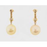 Paar 18 kt Gold Brillant-Perl-Ohrstecker, GG 750/000, 6