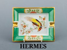 HERMES Aschenbecher, Porzellan, polychromesDekor mit