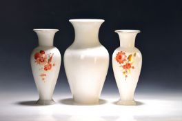 Vasenpaar und Vase, KPM Berlin, Vasenpaar mit monochromer