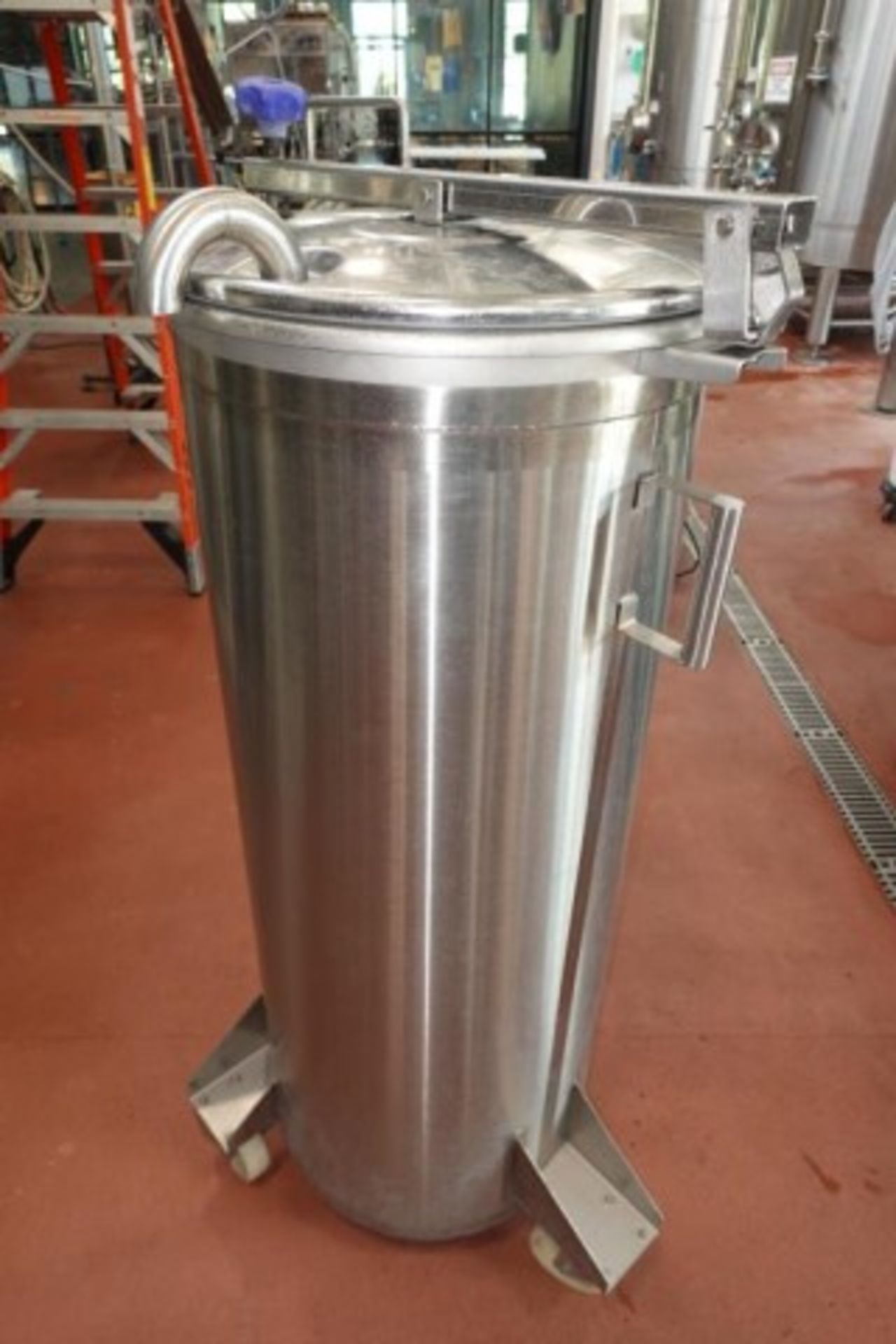 Mobile 100-Gallon Capacity SS Tank - Image 7 of 8