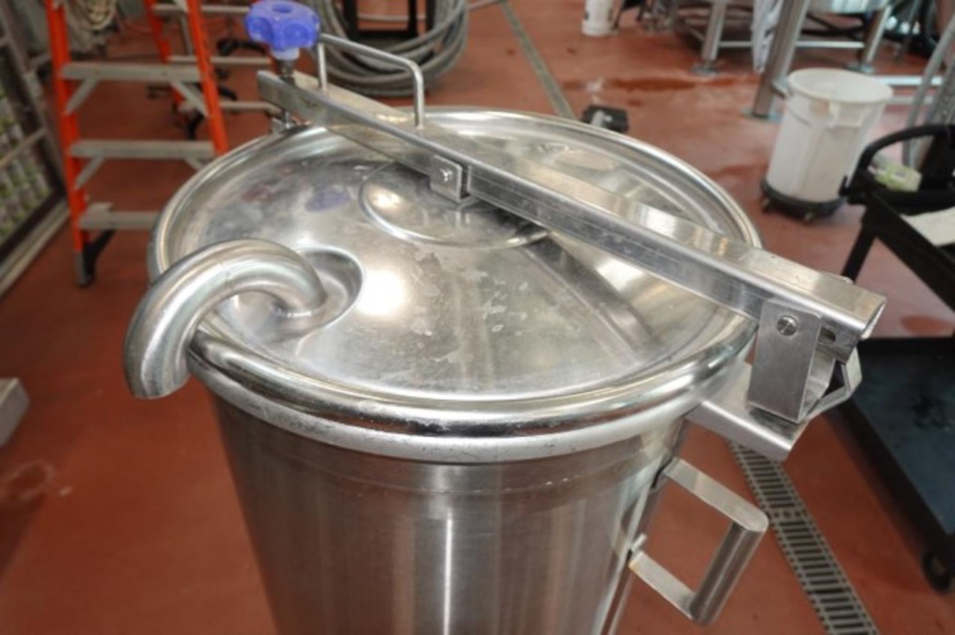Mobile 100-Gallon Capacity SS Tank - Image 8 of 8