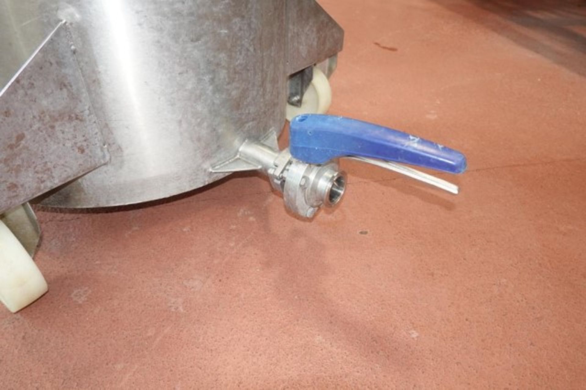 Mobile 100-Gallon Capacity SS Tank - Image 4 of 8