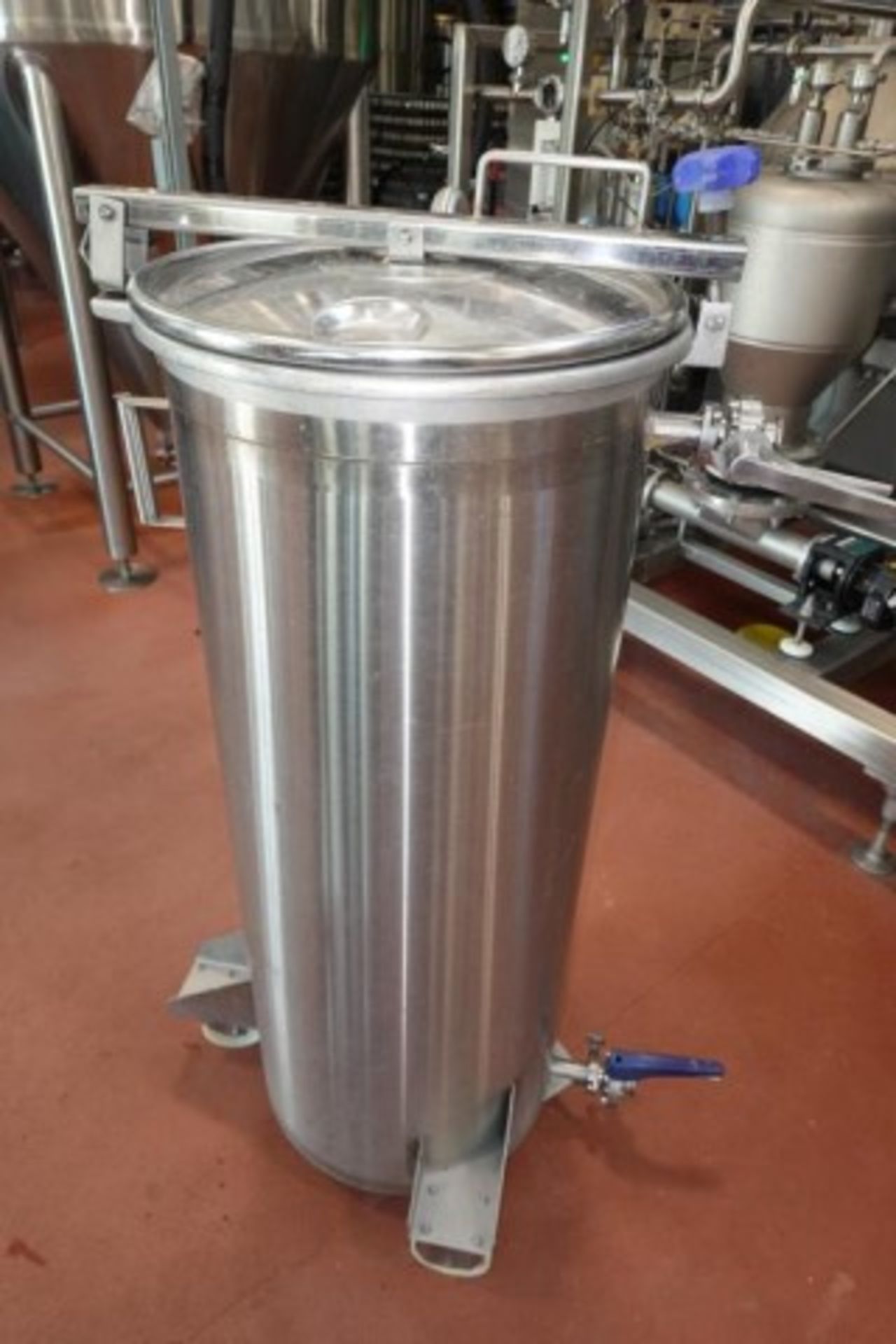 Mobile 100-Gallon Capacity SS Tank - Image 5 of 8