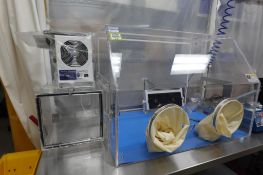 Terra Universal 3305-00F Glove Box