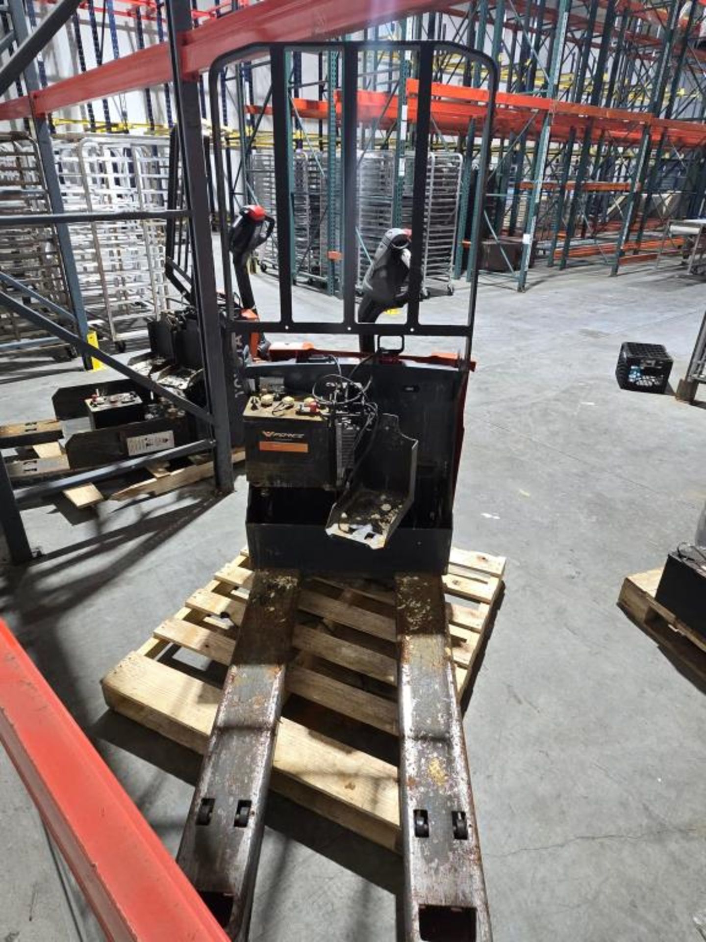 Toyota Electric Pallet Jacks - Image 13 of 19
